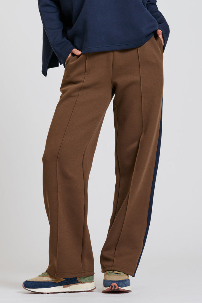 EST Scuba Trackpant - Chocolate With Navy Stripe