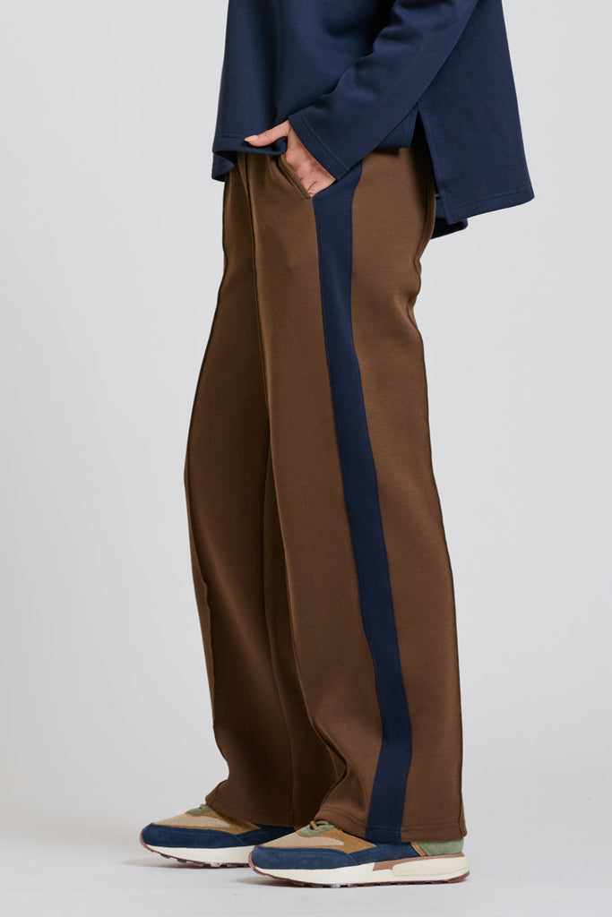 EST Scuba Trackpant - Chocolate With Navy Stripe