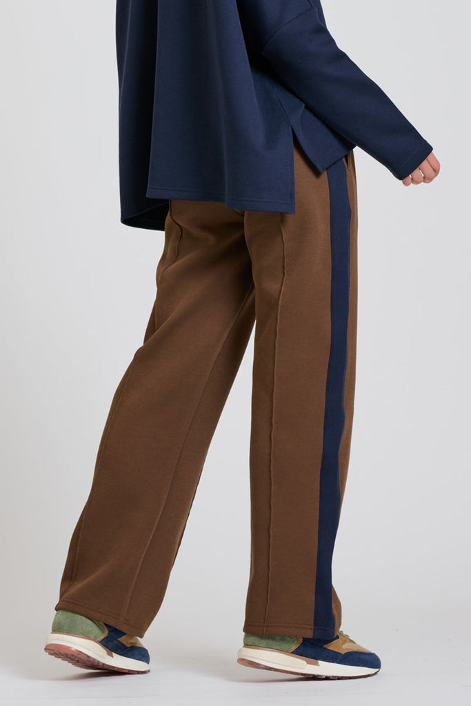 EST Scuba Trackpant - Chocolate With Navy Stripe