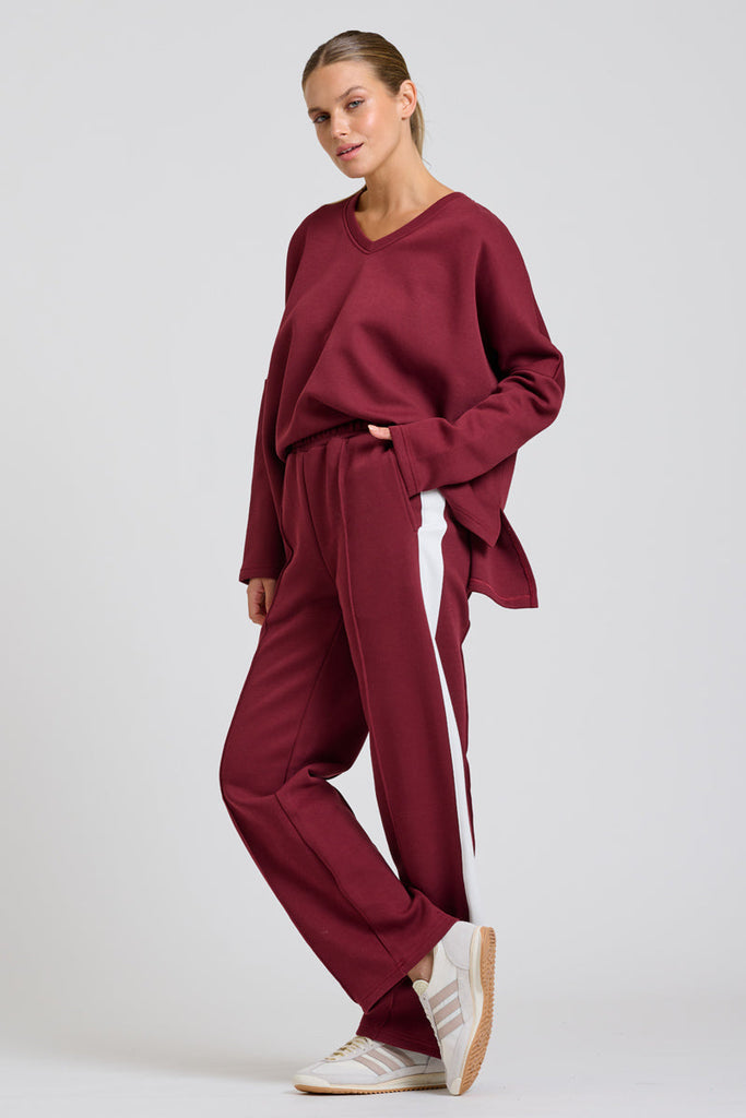EST Scuba V Neck Sweatshirt - Plum