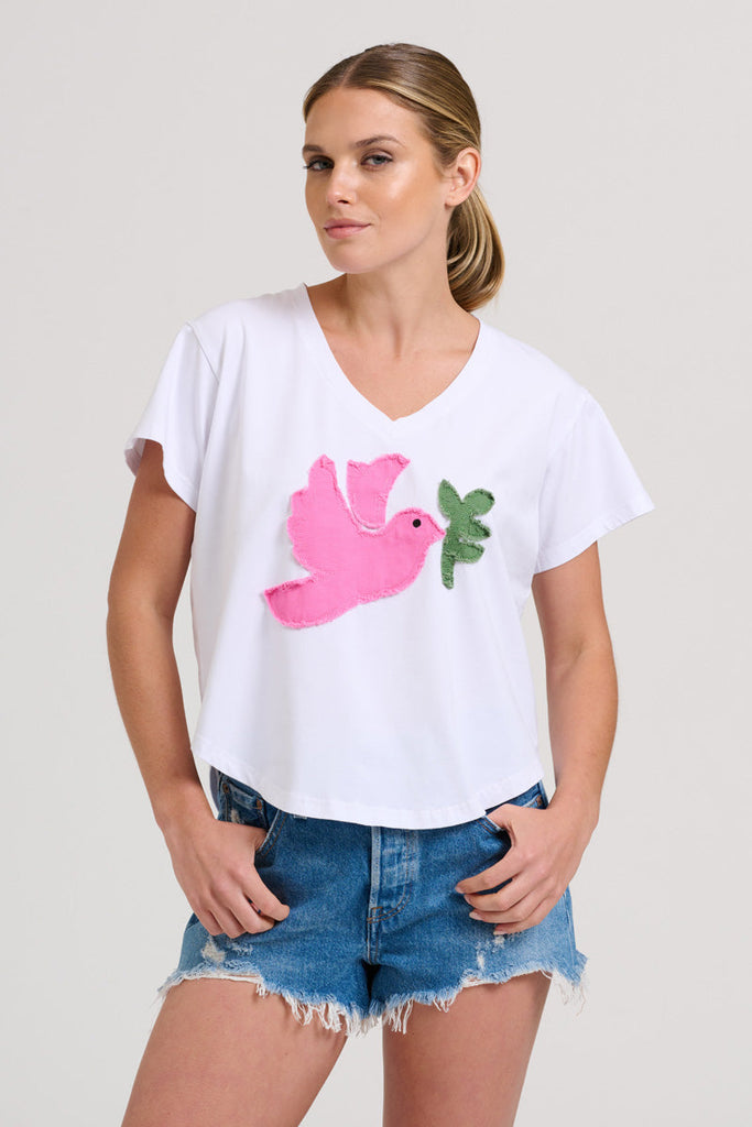 EST The V-neck Applique Dove T-shirt - White/Pink
