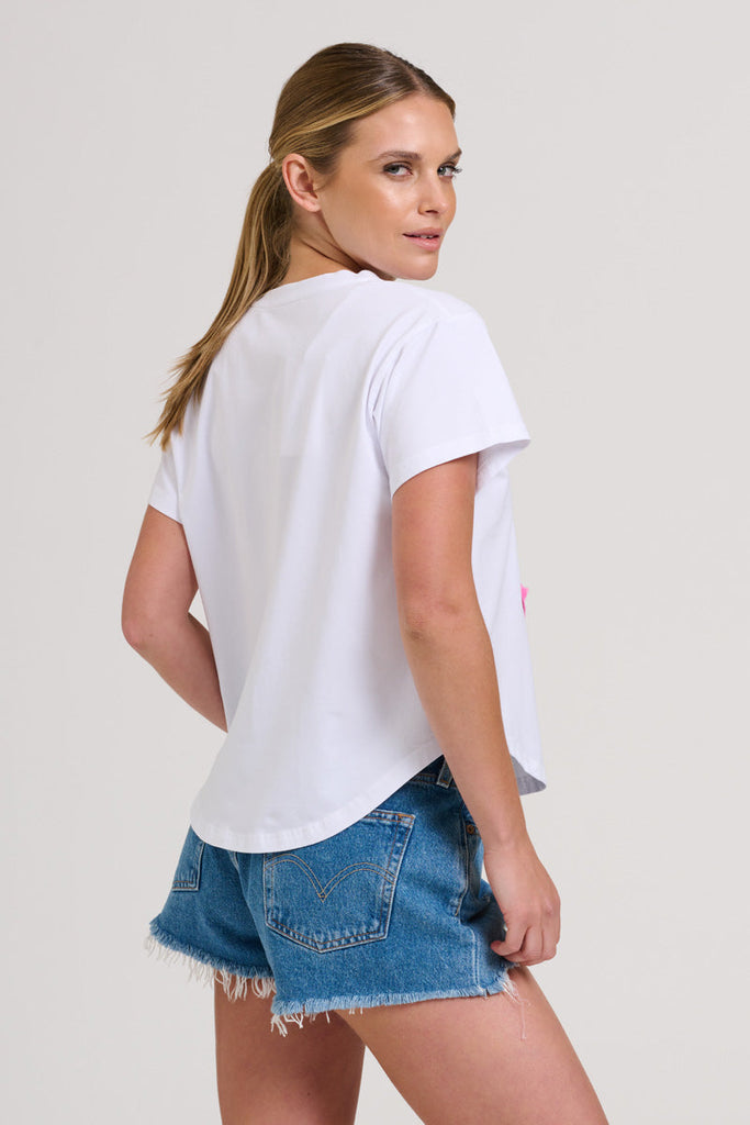 EST The V-neck Applique Dove T-shirt - White/Pink