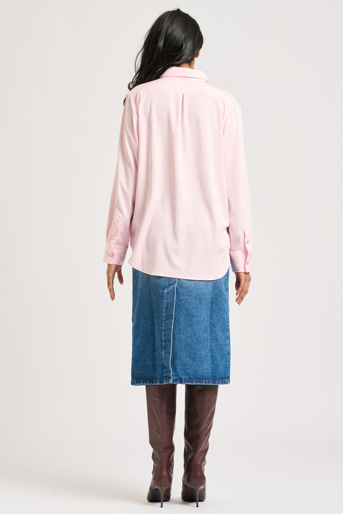 The Lady Rancher Classic Shirt - Baby Pink
